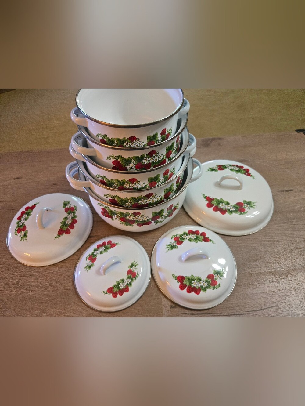Vintage Enamel Strawberry Pattern Set